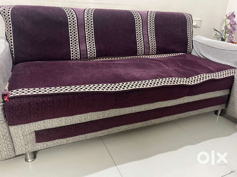 7 Seater Sofa +2 side Table