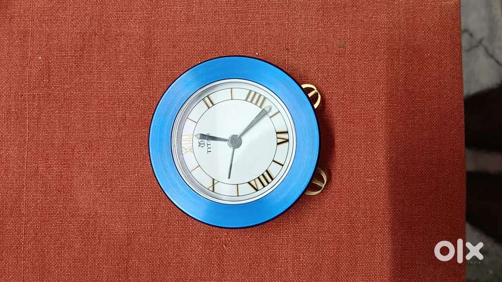 Titan Table Watch