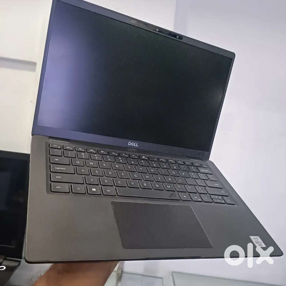 DELL Intel Core i5 10 th Gen 8 GB Ram 256 SSD Nvme 13.6 Screen