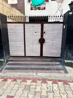 Iron gate very good condition weight 200 kg above