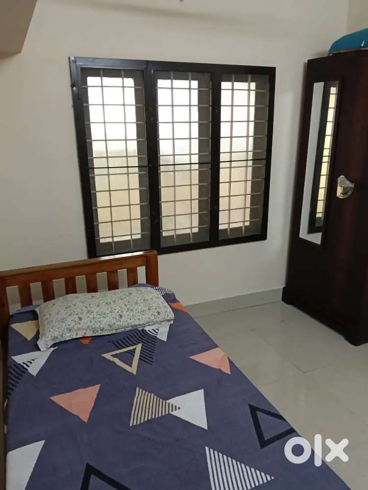 Executive single room at Edappally near Lulumall