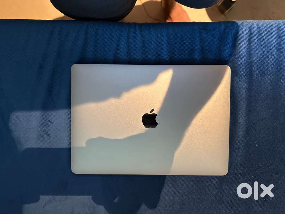 Apple Macbook Pro 2020 (Intel i5 8GB )