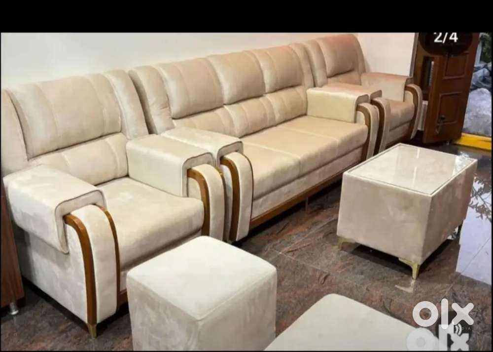 PREMIUM QUALITY 5 SEATS BITTING MODEL SOFA AVAILABL AT ZAMZAM FURNITUR