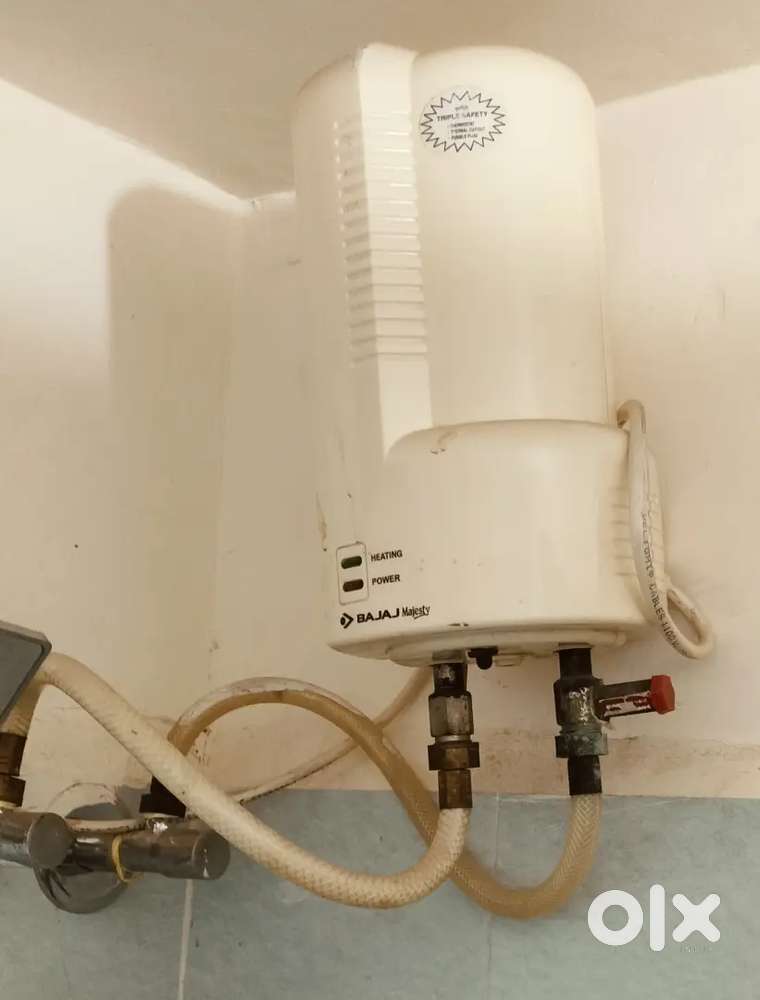 Bajaj Majesty 1.5 liter geyser for just 1500 rs in excellent condition