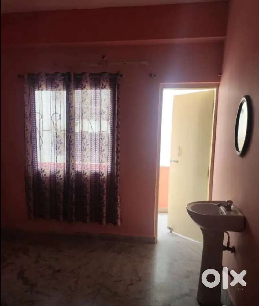 Required Female Flatmate