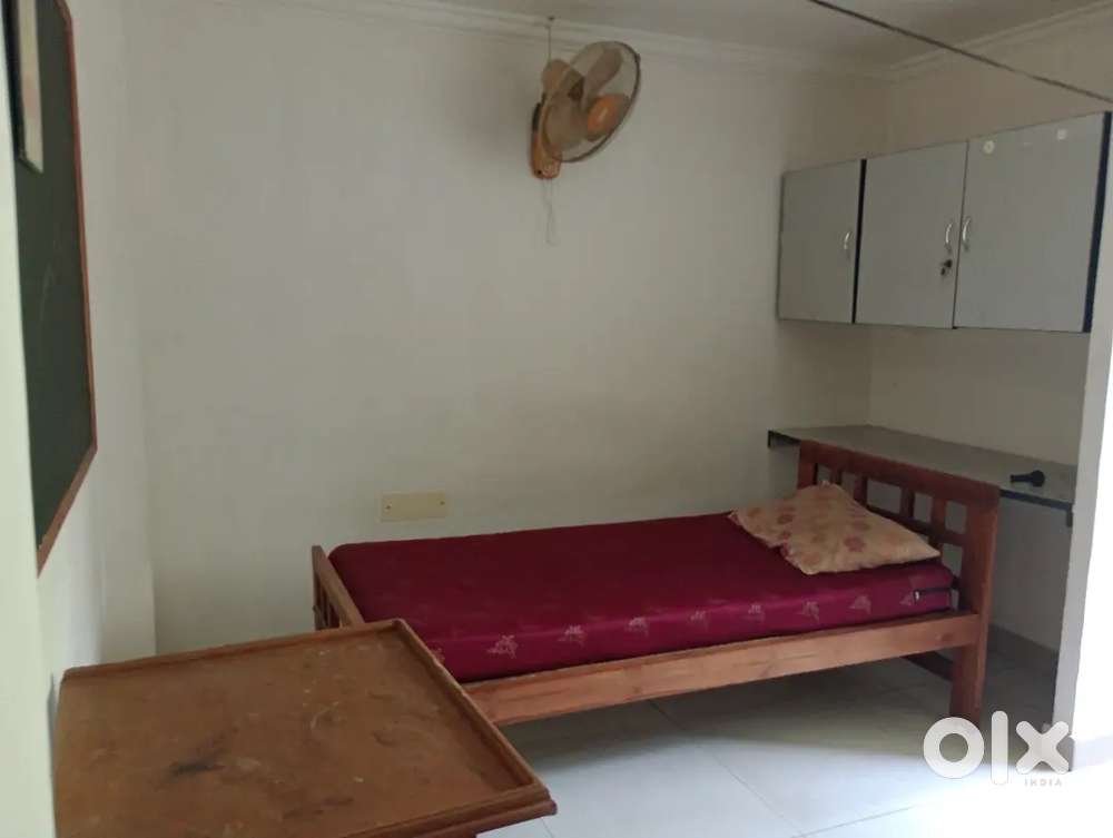1 bhk flat available near nalanchira parottukonam