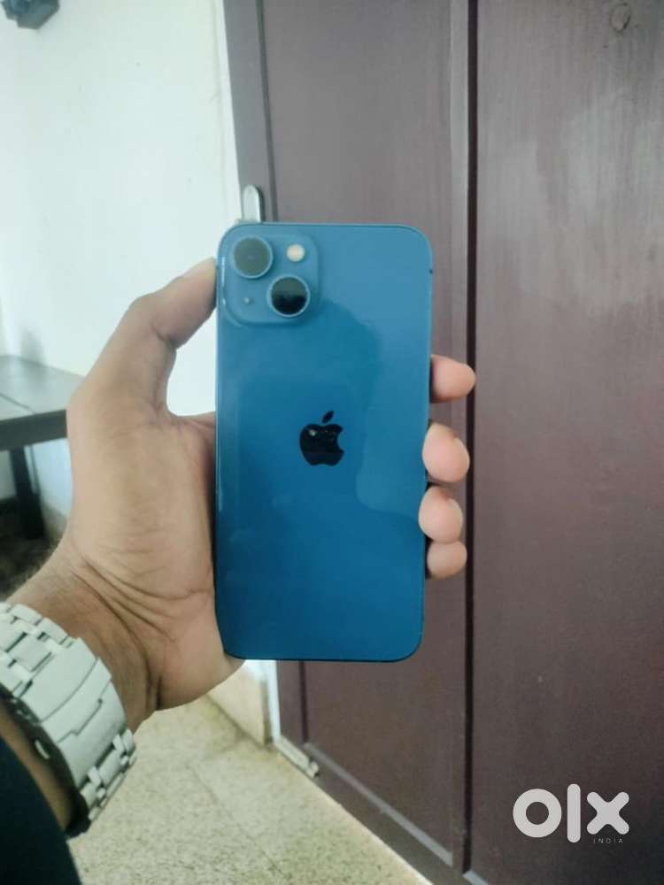 I Phone 13 - 256 GB With Charger