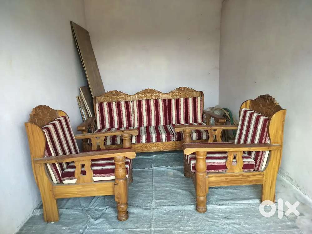 Solid Wooden sofa set 5 seater