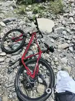 2 Month Purani hai Full Alloy Frame