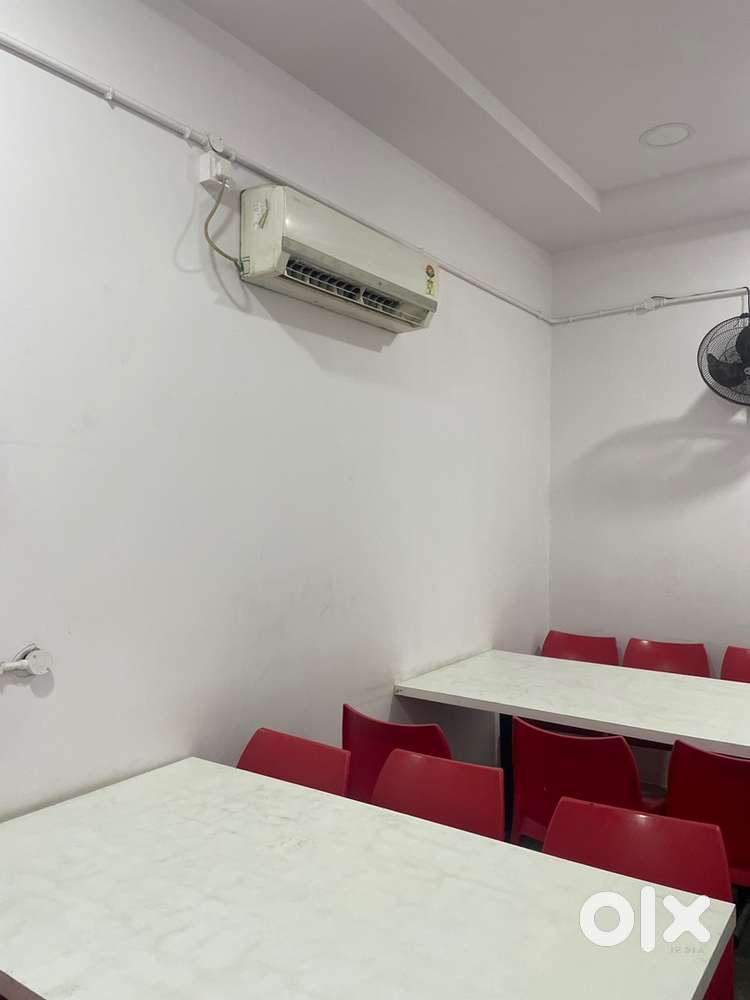 Daily 40 thousand sale undey restaurant for sale or parternship