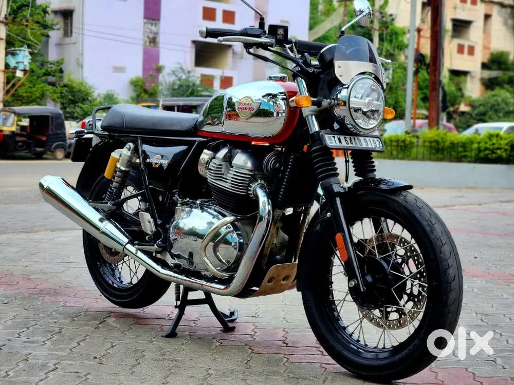 Interceptor 650 top model chrome