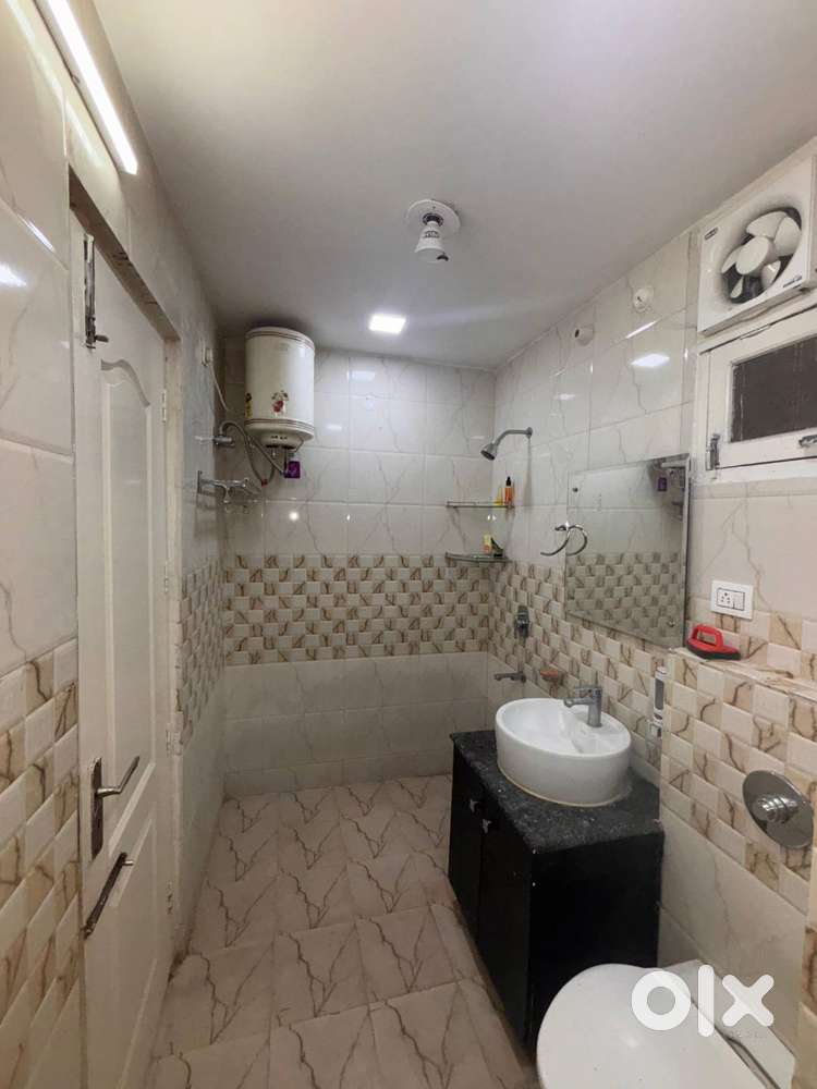 3 BHK FULLY FURNISHED / 300 UNITS FREE