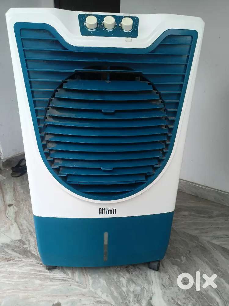 Branded Cooler, selling due to transfer/ shifting