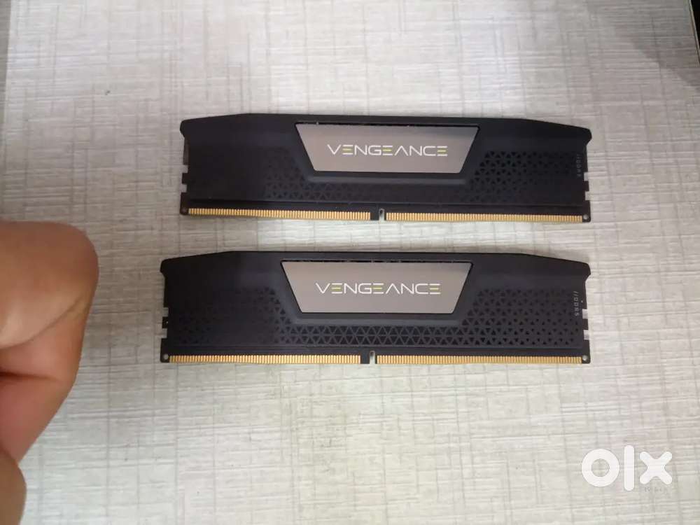 Corsair vengeance DDR5 16 GB RAM computer