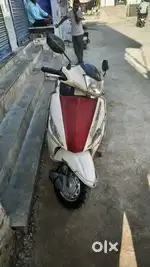 Hero maestro scooty