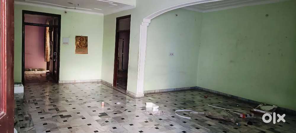 मकान की पहली मंजिल किराए के लिए कई है सिर्फ परिवार के लिए