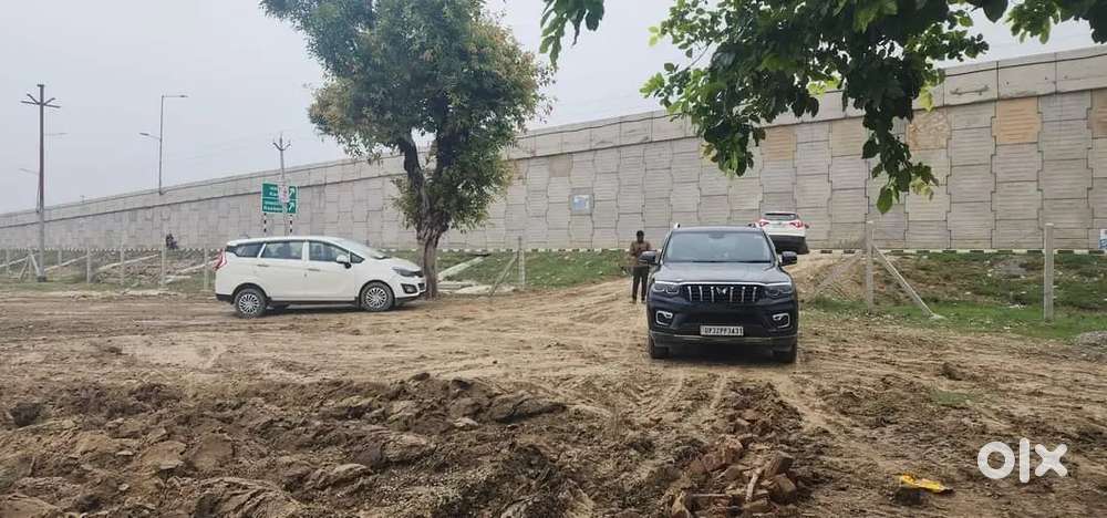 Lucknow ahmamau law school Se najdeek jameen HCl compny ke pass