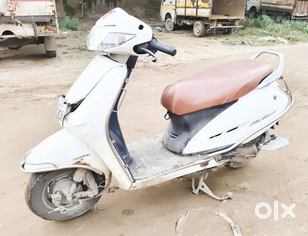 Honda Activa modal 2011 self start saylend eizin Good kandisan