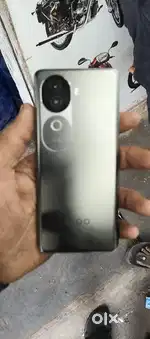 Iqooz9s. 8+8gb ram. 256intarneshnal storge