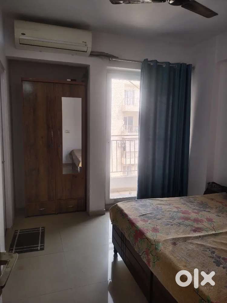 Fully furnished Room for females