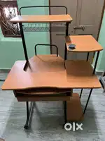 Computer table