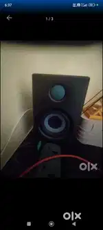 Studio monitor speakers