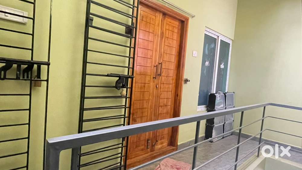 2-BHK for rent with balcony behind new Kallikuppam lake view park