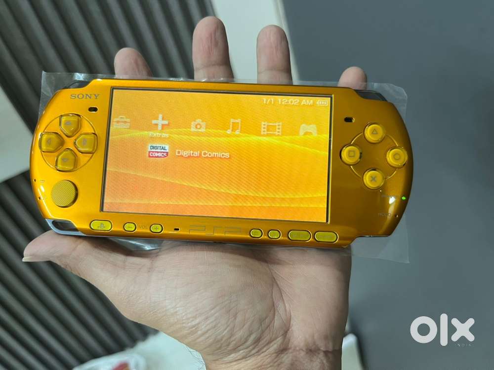Sony psp 3006 model GOLD COLOUR with all games all acessories