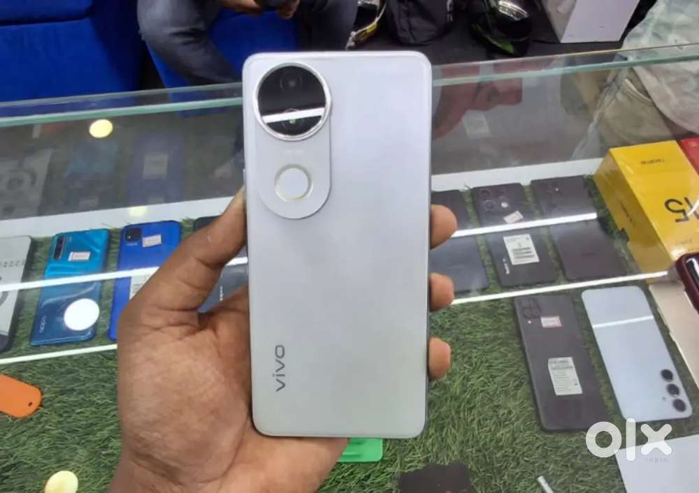 Vivo V50e full warranty just open. Mint condition