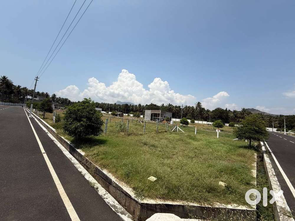 EXCLUSIVE PLOTS AND VILLA ARE AVAILABL FOR SALE IN MADUKKARAI