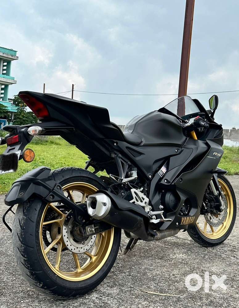 Yamaha R15 v4 - Excellent condition