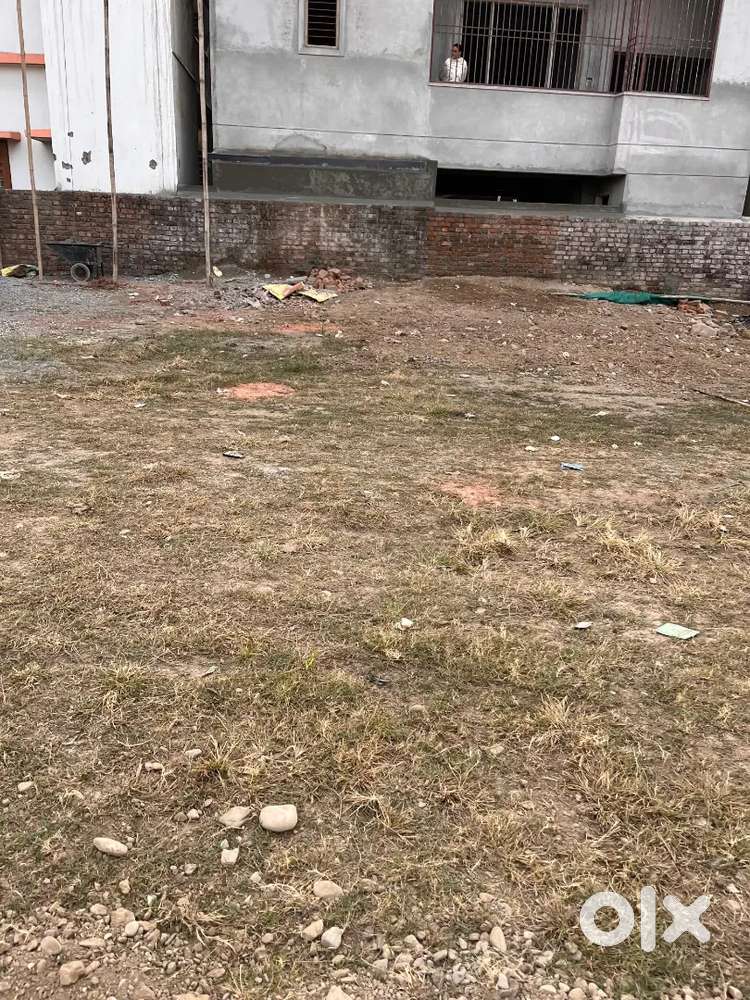 Plot for sale in vedanta puram near by new doon blossom school