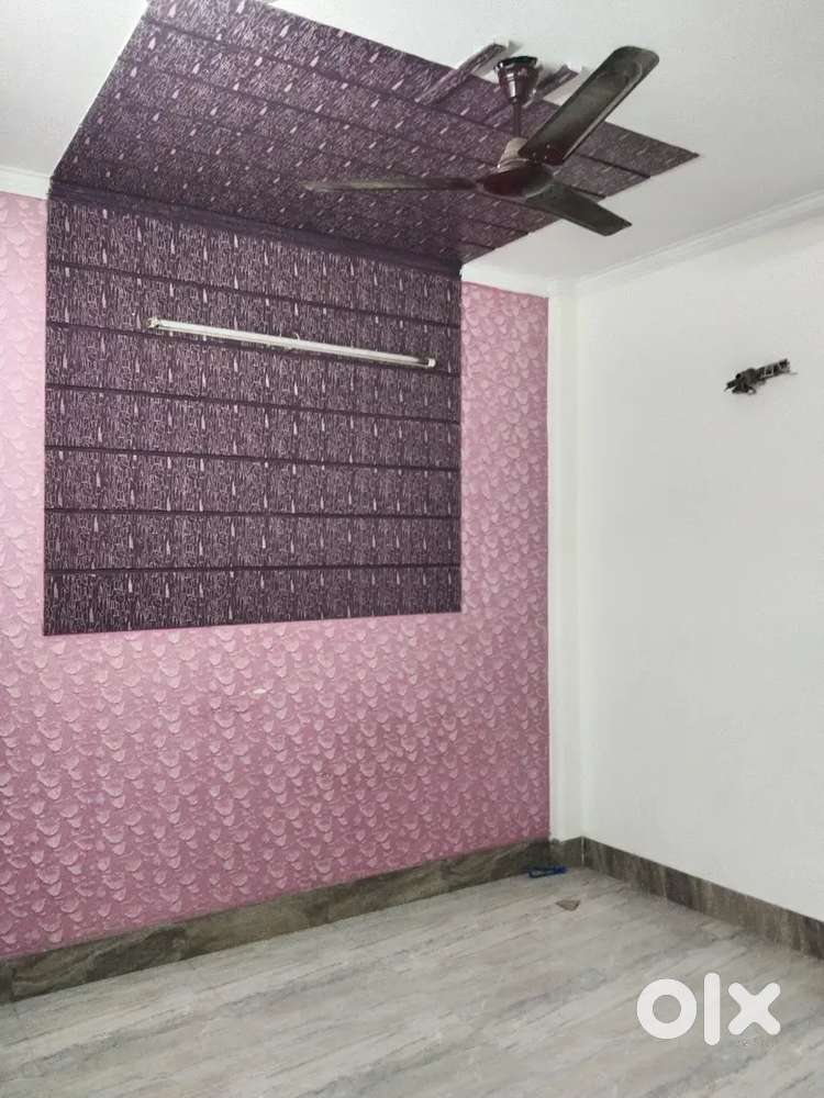 2 BHK Builder Flat Razapuri Gali No-1