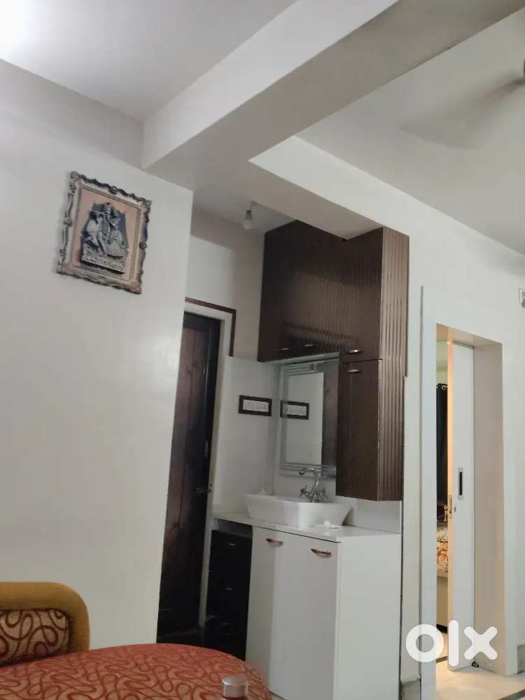 Flat 3 bhk for sell in good condition at murgasol