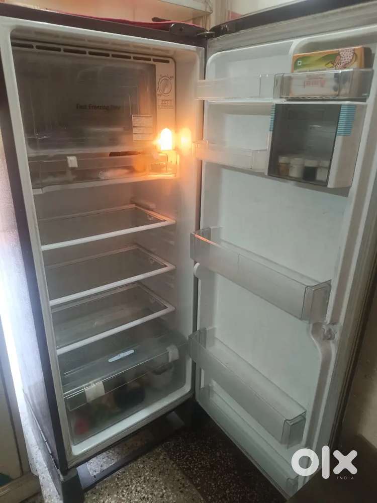 LG REFRIGERATOR 235 LIT 5 STAR RATING