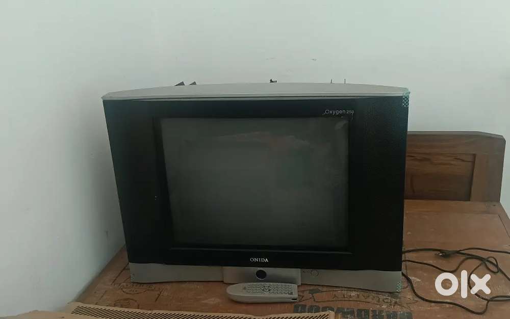 Onida TV with stabilizer