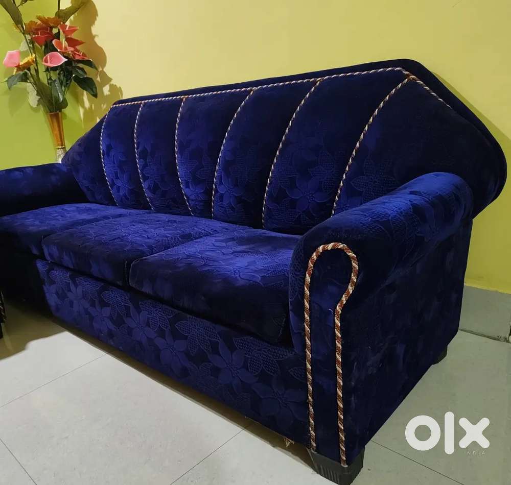 5 seater sofa in excellent condition