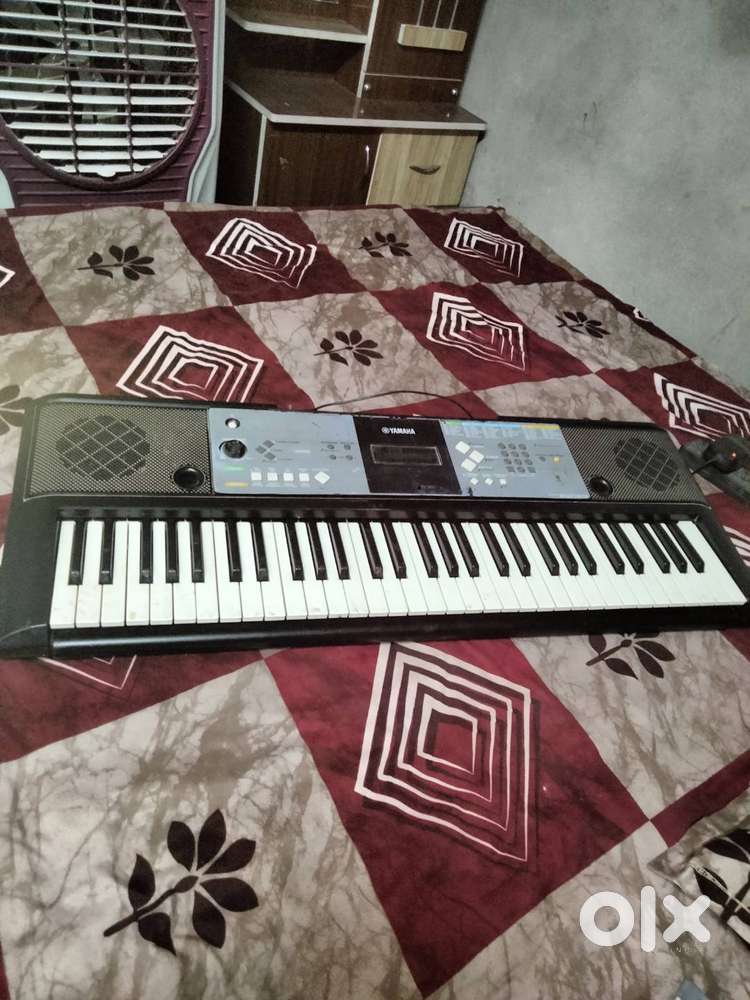 Yamaha PSR E233 Keyboard 2017Model