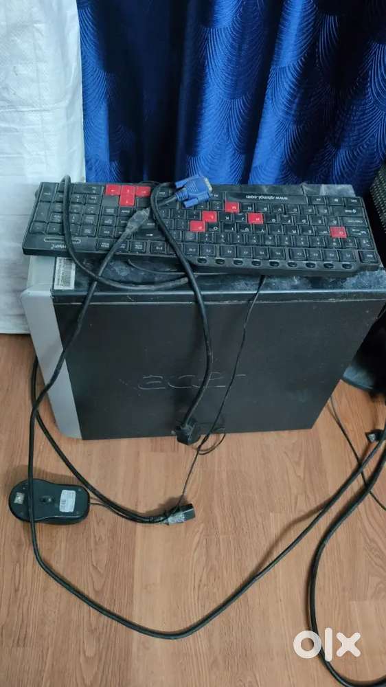 Old personal computer with mouse keyboard monitor and CPU