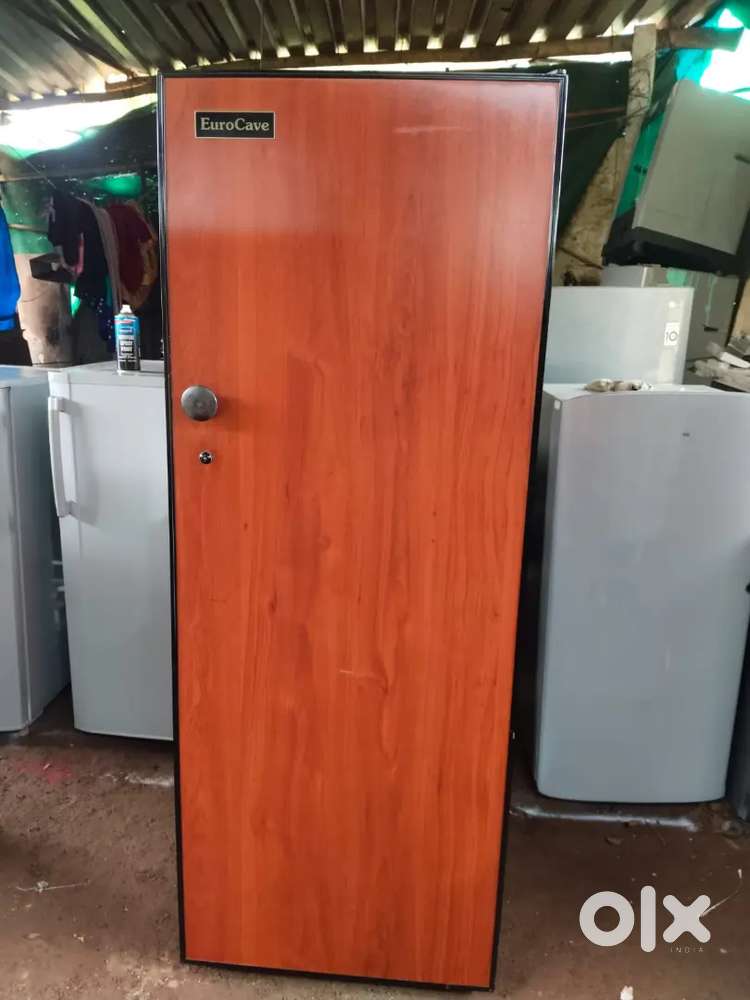 400 liter bottles cooler refrigerator available good condition