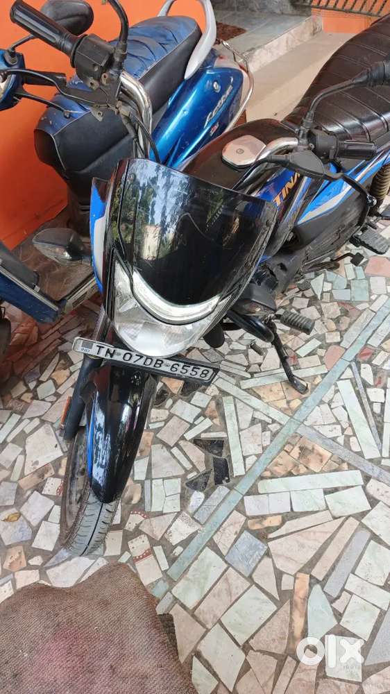 Bajaj platina 110cc black with blue excellent condition lightly used..