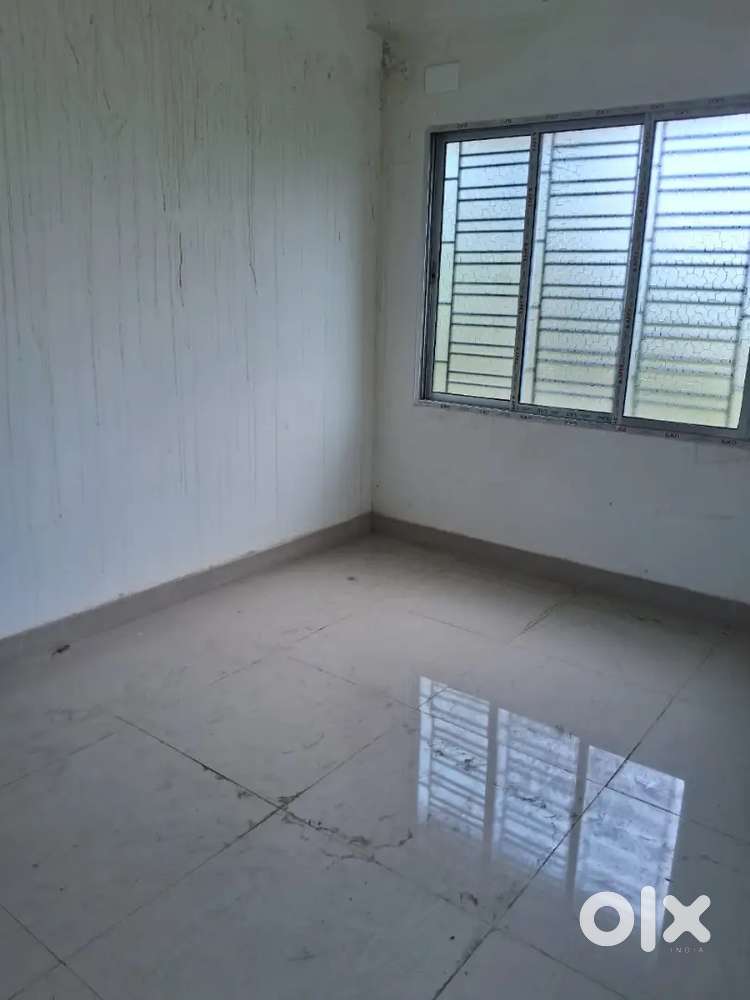 You will get 2 BHK ready flat in Barasat at low price