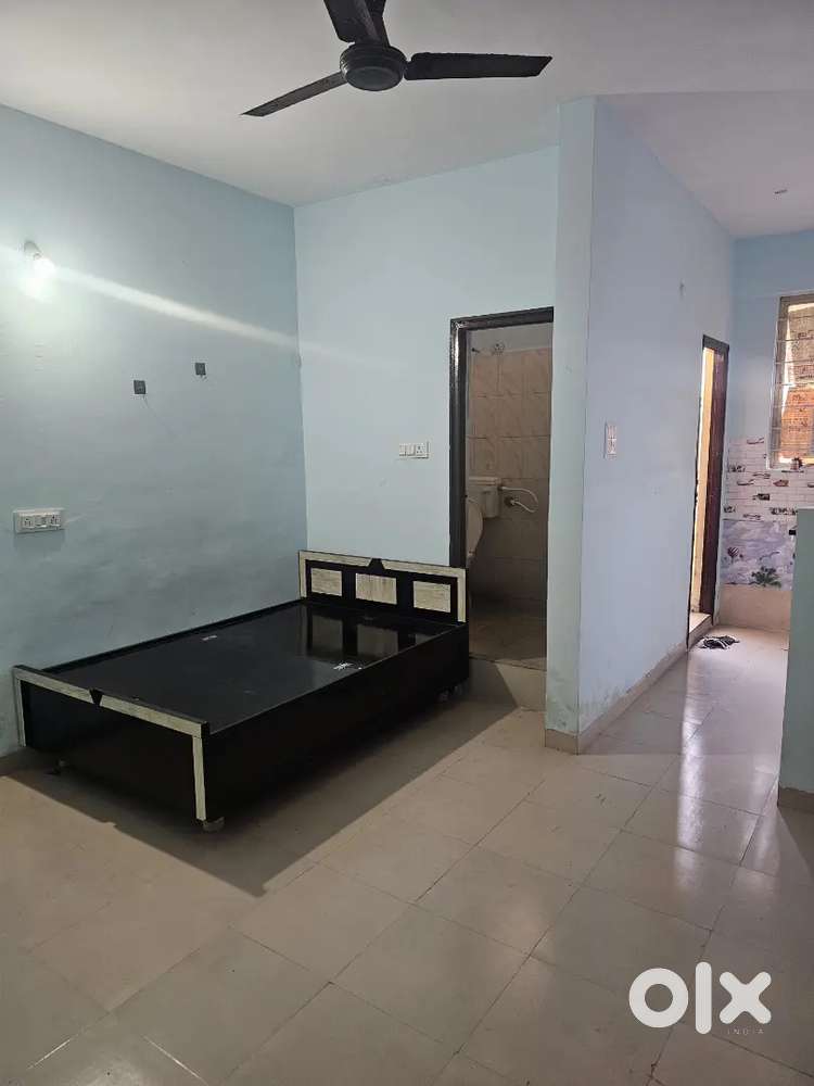 1 Rk Flat Available Semi Furnished Coved Campus & Independent