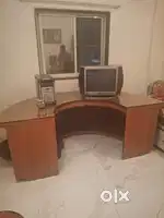 Half round table