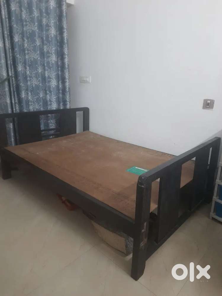 Double cot bed