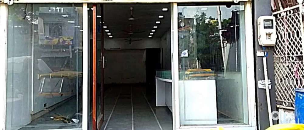 Showroom godown restaurant layak jagya