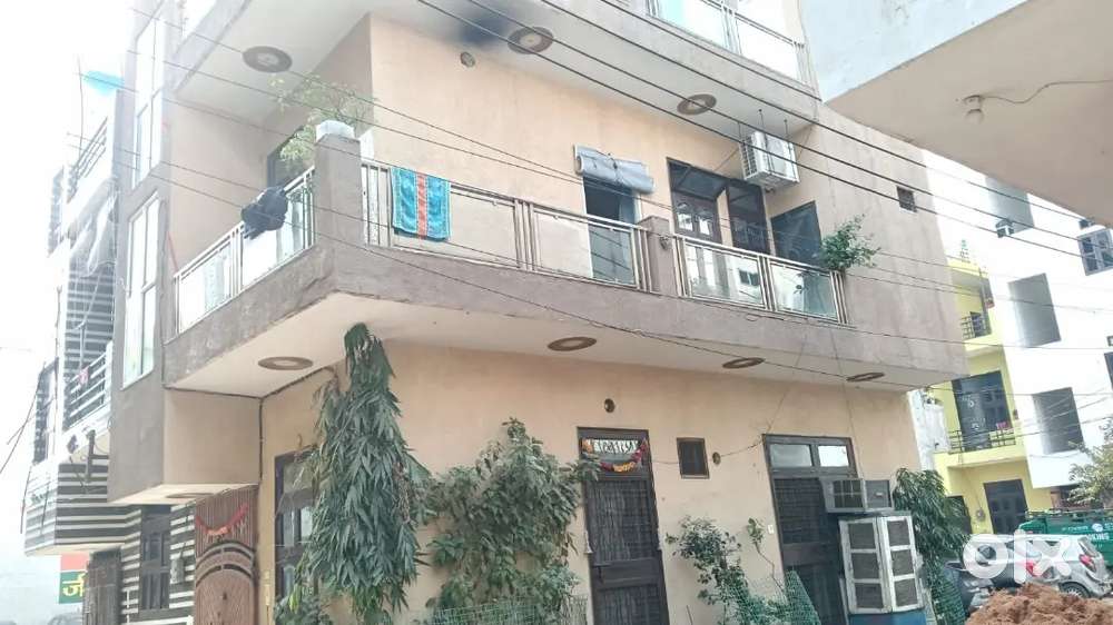 Ready to Move Independent houst 3 floor 450 sqft 50 gaj