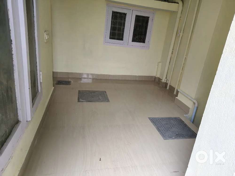 HOUSE 1 BHK GROUND FLOOR LADEIS NEAR LISSY HOSPITAL AND METRO KALOOR