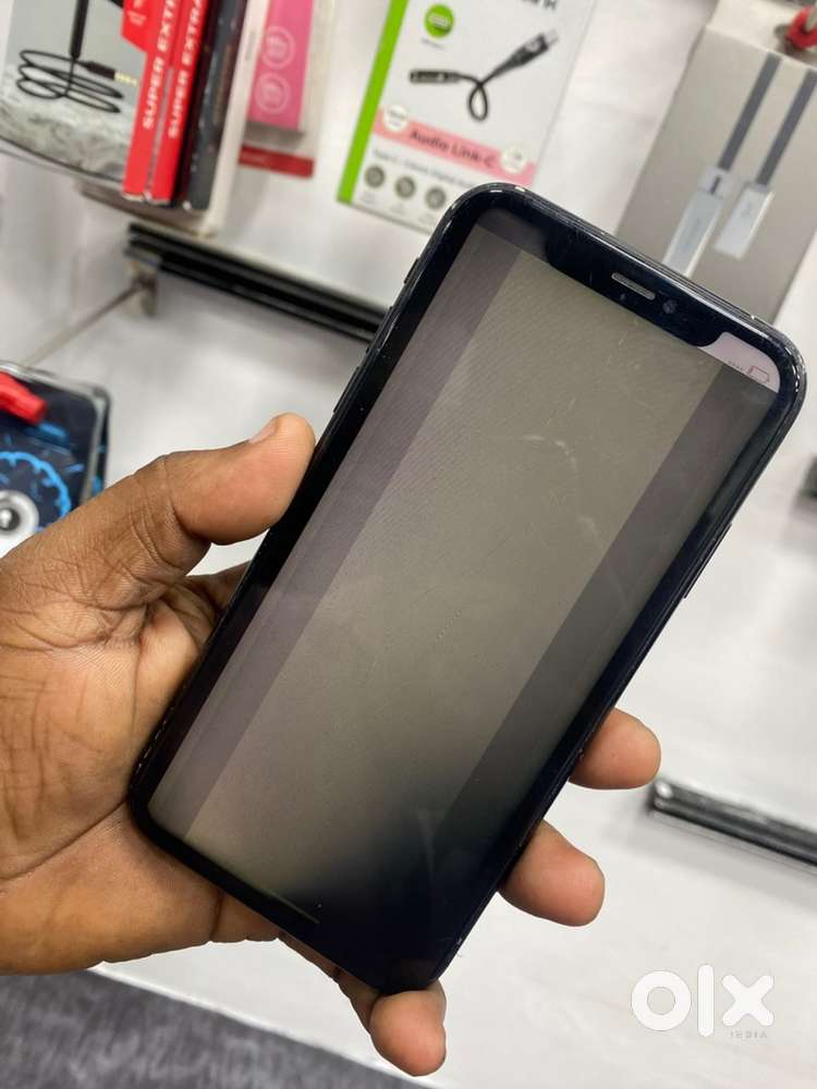 Apple iphone XR 128 gb display and backdoor broken