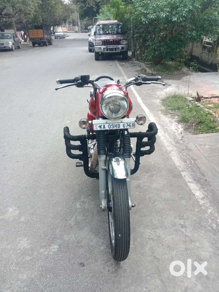 Royal Enfield bullet 350cc , fresh insurance very well maintained